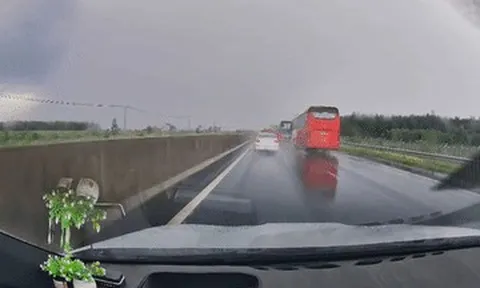Hai vụ tai nạn liên hoàn trên cao tốc, 11 ôtô hư hỏng