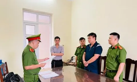 Công an Phú Thọ khởi tố giám đốc liên quan vụ đổ gần 290 tấn chất thải trái phép