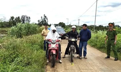 Bắt nóng đối tượng cầm dao dọa giết phụ nữ để cướp tài sản trong đêm