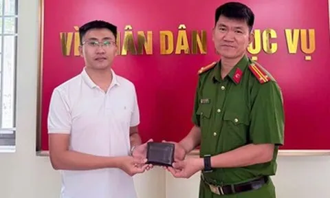 Người phụ nữ nhặt ví chứa tiền, vàng ở Tam Đảo tìm người đánh rơi