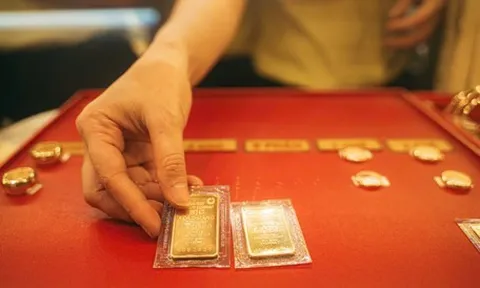 Giá vàng thế giới tiếp tục giảm, về sát 4.400 USD/ounce