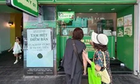 Hé lộ lý do cửa hàng Kem Tràng Tiền đóng cửa