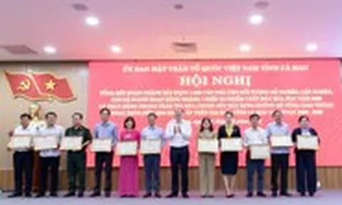 Phân bón Cà Mau nhận bằng khen của chủ tịch UBND tỉnh Cà Mau