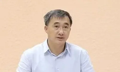 Thứ trưởng Bộ Y tế Trần Văn Thuấn bị tạm đình chỉ công tác