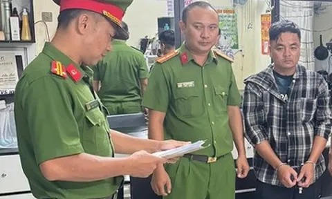 Lời khai của nhóm đối tượng dùng còng số 8 khống chế người, ép viết giấy nợ
