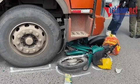 Tai nạn giữa ô tô tải và xe máy, 3 người tử vong tại chỗ