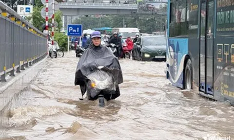 Mưa lớn dồn dập còn kéo dài, miền Bắc và Hà Nội khi nào tạnh?