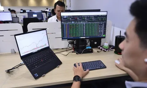 'Hồi hộp' Fed trước giờ quyết định lãi suất, Việt Nam sẽ chịu tác động thế nào nếu chốt tăng?