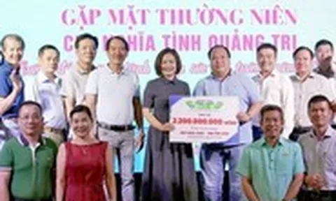 'Những người con Quảng Trị' tiếp sức SV nghèo 2,2 tỉ đồng: Chúng tôi nhận lại sức mạnh!