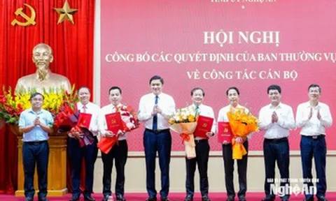 2 phó giám đốc sở được luân chuyển về một xã ở Nghệ An