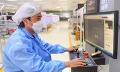 Nhập siêu điện tử tăng vọt, chuyên gia chỉ rõ 2 nguyên nhân