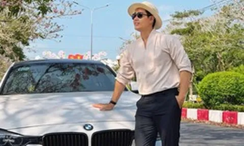 Nam MC đình đám U50 đi bán chả cá ở đường Sư Vạn Hạnh, TP.HCM