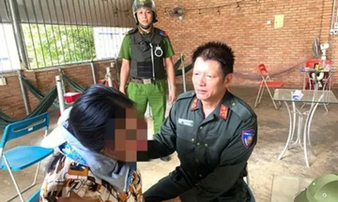 Câu nói của Trưởng Công an xã khiến người phụ nữ bỏ ý định nhảy cầu tự tử