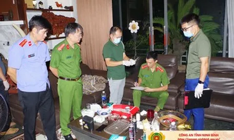 Hình ảnh công an khám xét khẩn cấp nơi ở giang hồ cộm cán 'Đức Cộng' ở Ninh Bình