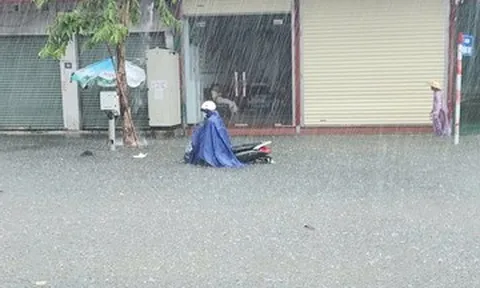 Dự báo thời tiết 21/9: Miền Bắc nắng oi, Nam Trung Bộ và Nam Bộ hứng mưa lớn