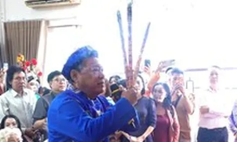 Tri ân tiền nhân trong ngày giỗ tổ sân khấu