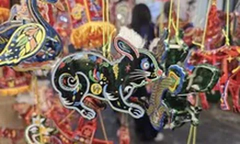 Đèn Trung thu giá 30.000-50.000 đồng hút khách chợ mạng, doanh thu hàng tỉ đồng
