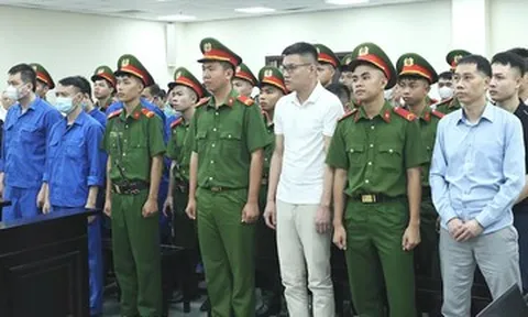 Cựu cán bộ công an không thừa nhận cầm 140.000 USD để ‘chạy án’
