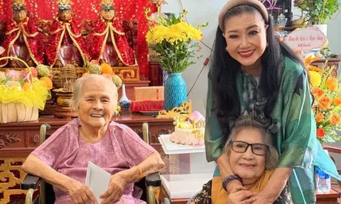 NSND Kim Cương mừng nghệ sĩ Ngọc Đáng 99 tuổi