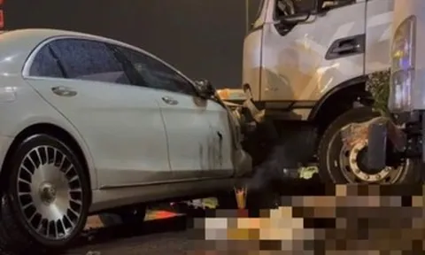 Mercedes tông liên hoàn 6 xe máy, 3 ô tô ở TPHCM, người đàn ông tử vong tại chỗ