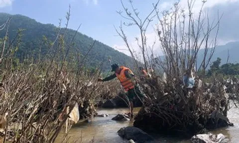 Nam thanh niên Hà Nội mất tích trên sông Mã: Nhờ nước bạn hỗ trợ tìm kiếm