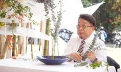 Bí ẩn Ikebana Nhật Bản: Trước khi ngắm hoa, khách phải cúi đầu cảm ơn hoa