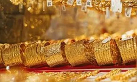 Giá vàng hôm nay: Vàng tiếp tục giảm, rời xa mốc 4.300 USD
