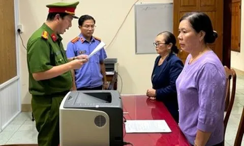 Khởi tố 6 người không đứng lớp trong vụ hiệu trưởng rút gần 500 triệu ngân sách