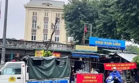 Chủ tịch Hà Nội yêu cầu bố trí kinh doanh tạm cho 200 tiểu thương chợ Kim Liên