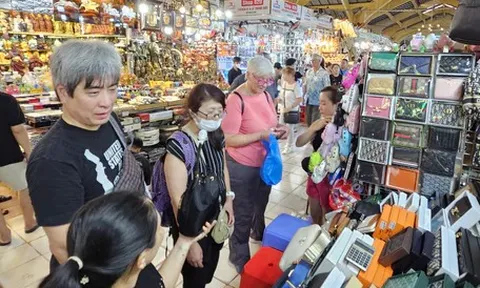 Cứu chợ 'chết lâm sàng': Bớt nói thách, chấn chỉnh thái độ kinh doanh… sẽ là cách?
