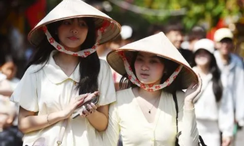 Dự báo thời tiết 3/10/2026: Miền Bắc nắng nóng, oi bức trước khi đón không khí lạnh