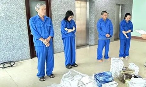 Bố mẹ, con gái và con dâu cùng vận hành đường dây thuốc lá lậu