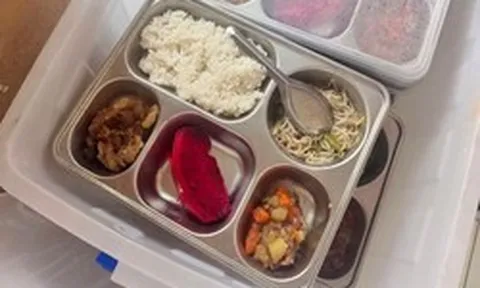 Vụ suất ăn 'giống tóp mỡ': Nhà trường tổ chức bữa ăn bán trú trở lại