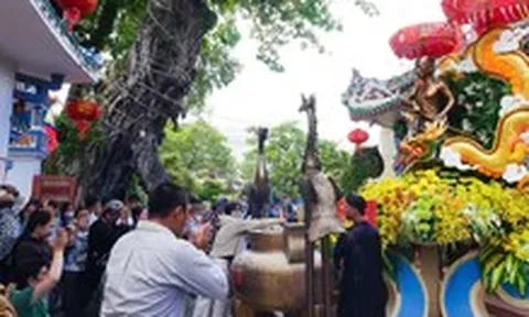 Hàng ngàn người đổ về lễ hội kỷ niệm 158 năm ngày Anh hùng dân tộc Nguyễn Trung Trực hy sinh