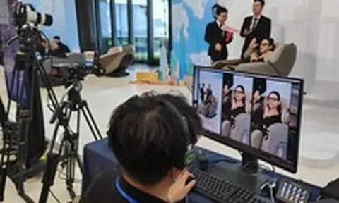 Né phí sàn, người bán dùng chiêu kéo khách về kênh riêng