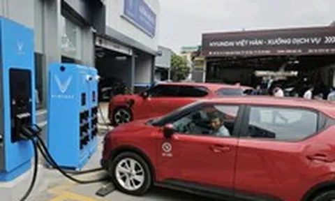 Bộ Công Thương giải thích quy chuẩn trạm sạc xe điện phải 'đảm bảo khả năng kỹ thuật để dùng chung'