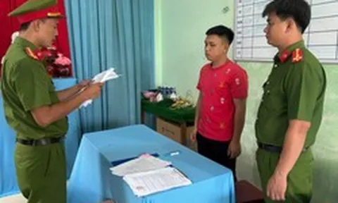 Công an kiểm tra lúc 7 giờ 30 phút: Bắt 2 nam thanh niên cùng SN 2005
