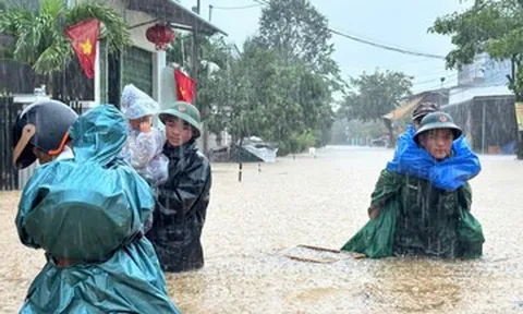 Đà Nẵng lập 5 tổ ứng phó mưa lũ, sẵn sàng xe thiết giáp lội nước