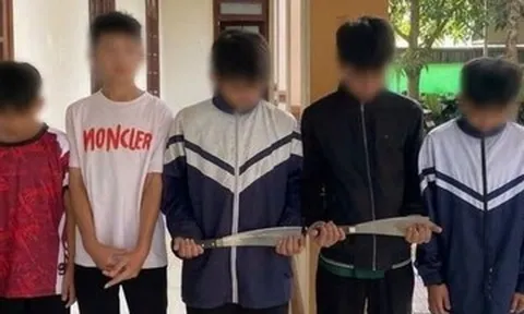 Học sinh lớp 8 giấu dao phay trong ba lô, hẹn nhau ra nghĩa trang ‘nói chuyện’