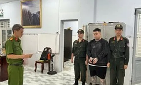 Bắt Hoàng Anh Tuấn SN 2000