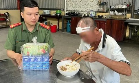 Người đàn ông từ Đồng Nai đi lạc gần 800km ra Đà Nẵng, được công an giúp về nhà
