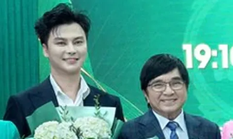 Võ Minh Lâm lại chấm thi cùng tiền bối Chí Tâm