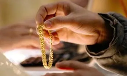 Giá vàng hôm nay 12-10: Vượt 4.200 USD, vàng sẽ tăng tiếp tuần mới?