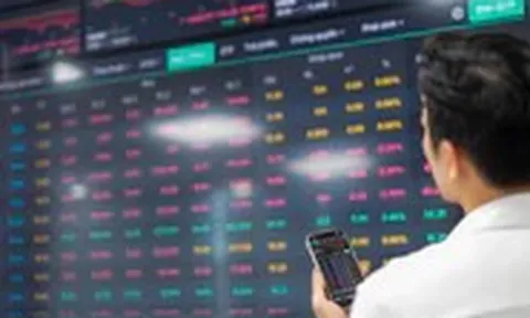 Chứng khoán 13-10: VN-Index giữ vững vùng hỗ trợ 1.720 điểm, thị trường đã tạo đáy?