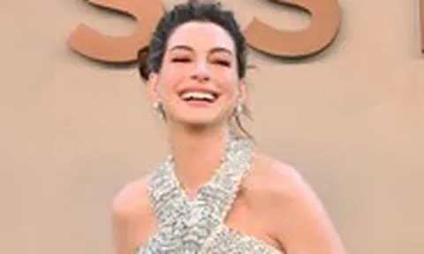 Anne Hathaway trở lại đỉnh cao