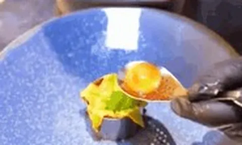 Bún riêu thành gỏi cuốn bình dân đến món ăn trên bàn tiệc sang trọng
