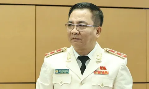 Đại biểu Quốc hội đề nghị luật điều chỉnh hoạt động giao hàng, vận chuyển giấy tờ của shipper