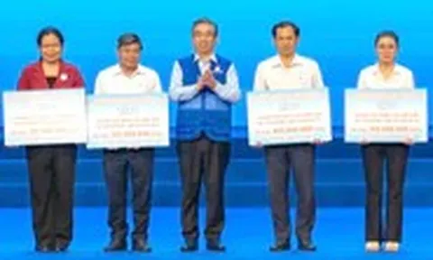 Hơn 92 tỉ đồng chăm lo người nghèo, học sinh, sinh viên khó khăn ở TP.HCM