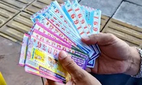 Cấm bán vé số cho người dưới 18 tuổi: Đại lý, người bán dạo băn khoăn lẫn lo lắng