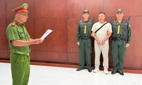 Bắt tạm giam Tôn Bằng, chồng cũ Hằng Du Mục